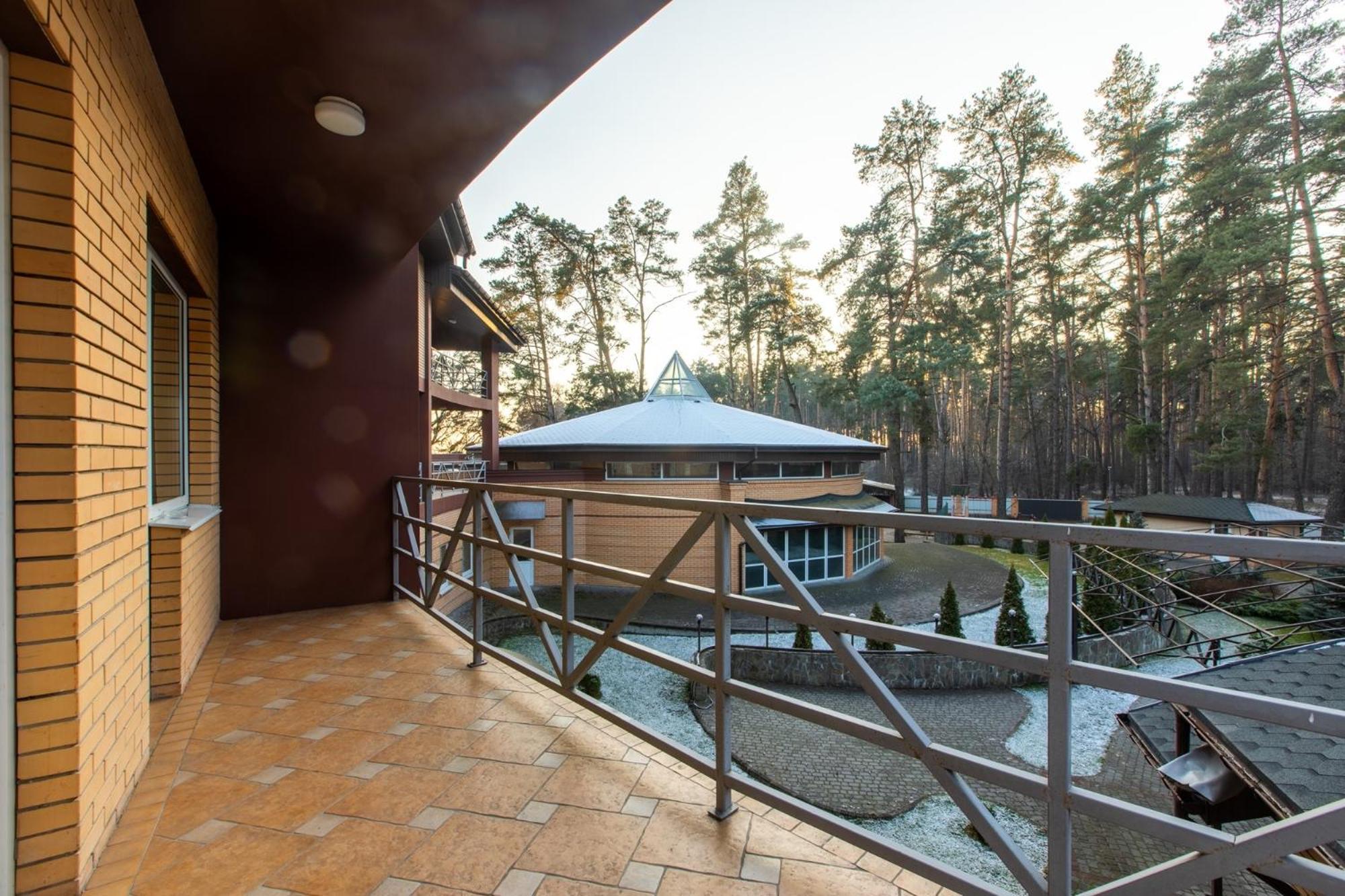 Hotel-Restaurant Complex Vensky Brovary Exterior photo